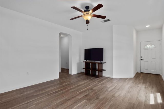 8824 Stambourne ST, Austin, TX 78747