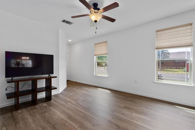 8824 Stambourne ST, Austin, TX 78747