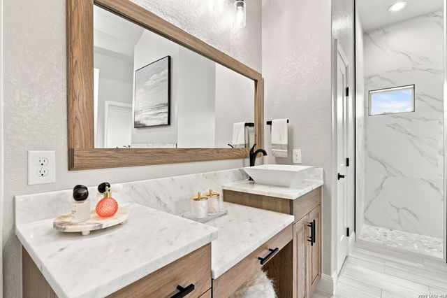 100 RANGER PT, Adkins, TX 78101