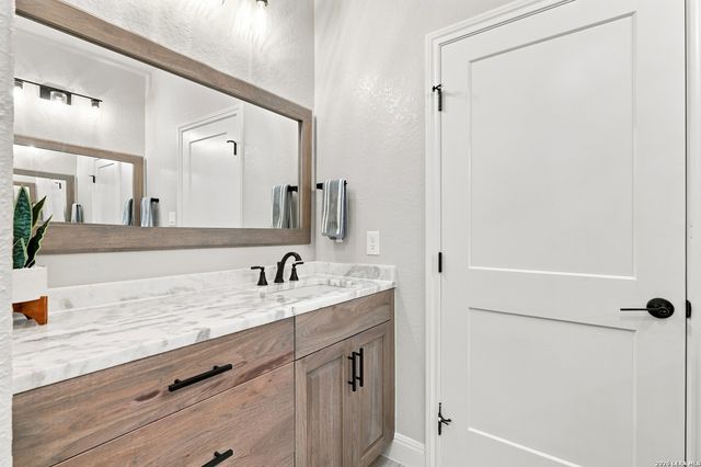 100 RANGER PT, Adkins, TX 78101