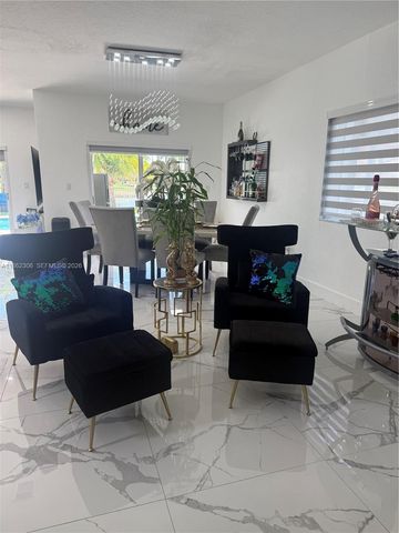 318 NE 31st Ave, Homestead, FL 33033