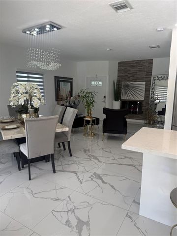 318 NE 31st Ave, Homestead, FL 33033