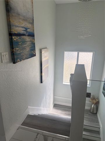 318 NE 31st Ave, Homestead, FL 33033