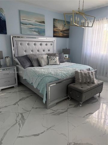 318 NE 31st Ave, Homestead, FL 33033