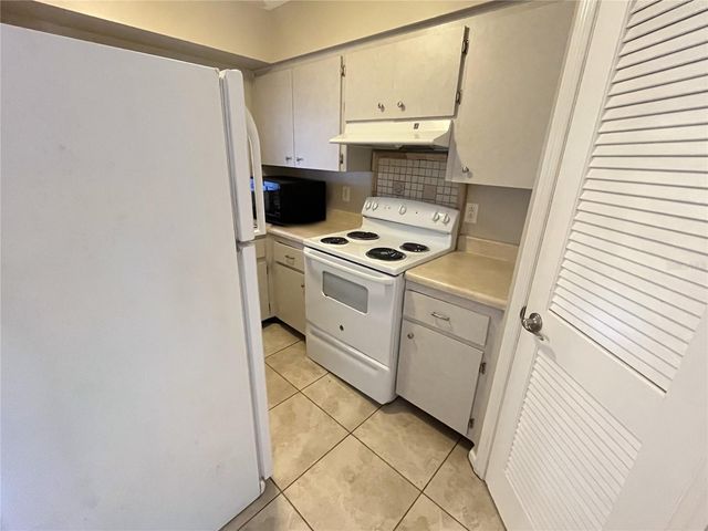 4507 9TH STREET W J6, Bradenton, FL 34207