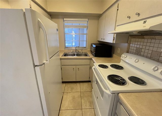 4507 9TH STREET W J6, Bradenton, FL 34207