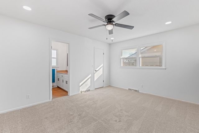 1392 N Peterson St, Wichita, KS 67212