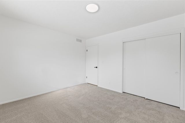 1392 N Peterson St, Wichita, KS 67212