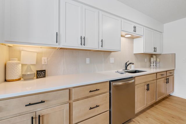 1392 N Peterson St, Wichita, KS 67212