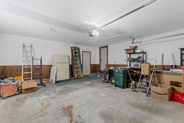 1392 N Peterson St, Wichita, KS 67212