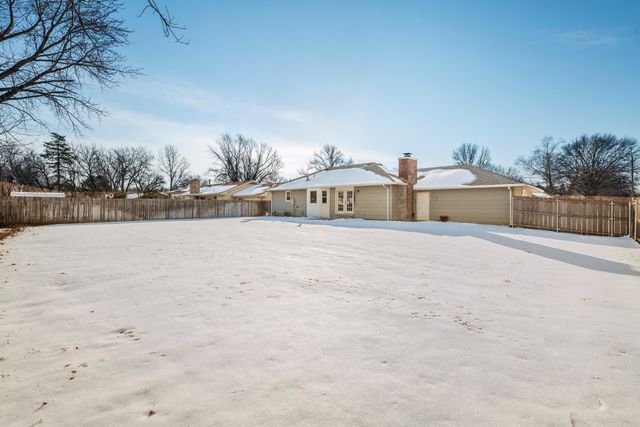 1392 N Peterson St, Wichita, KS 67212