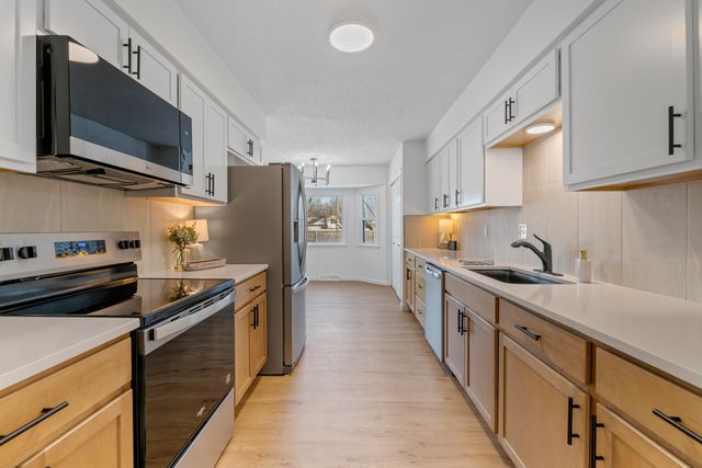 1392 N Peterson St, Wichita, KS 67212