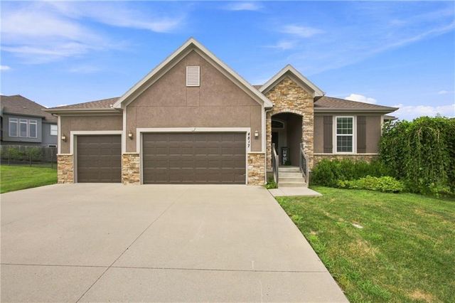 4817 SW Marguerite Street, Blue Springs, MO 64015