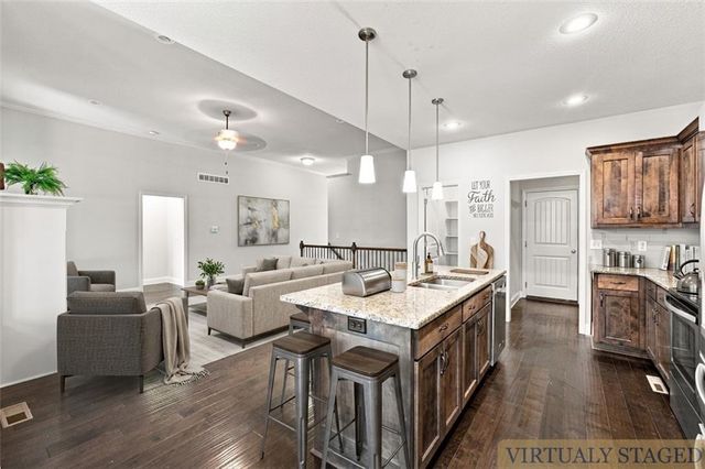 4817 SW Marguerite Street, Blue Springs, MO 64015
