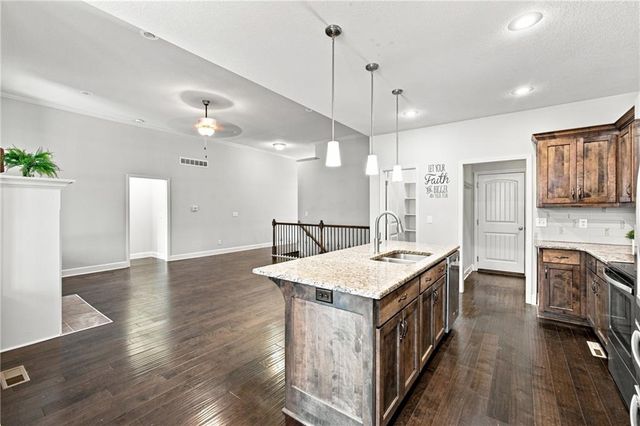 4817 SW Marguerite Street, Blue Springs, MO 64015