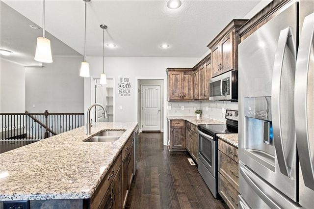 4817 SW Marguerite Street, Blue Springs, MO 64015