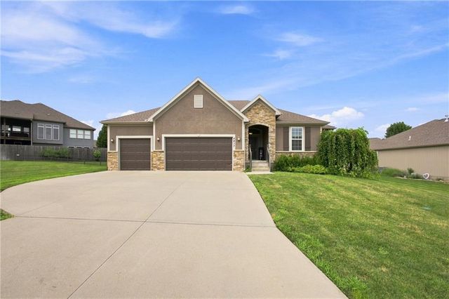 4817 SW Marguerite Street, Blue Springs, MO 64015