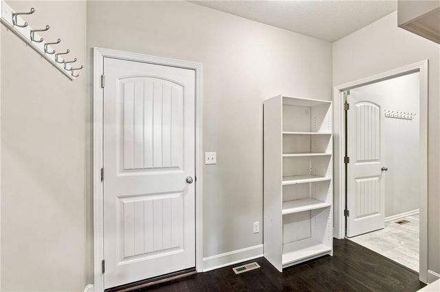 4817 SW Marguerite Street, Blue Springs, MO 64015