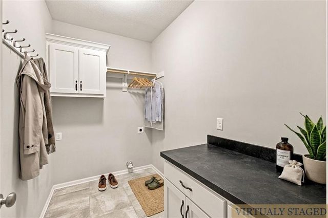 4817 SW Marguerite Street, Blue Springs, MO 64015