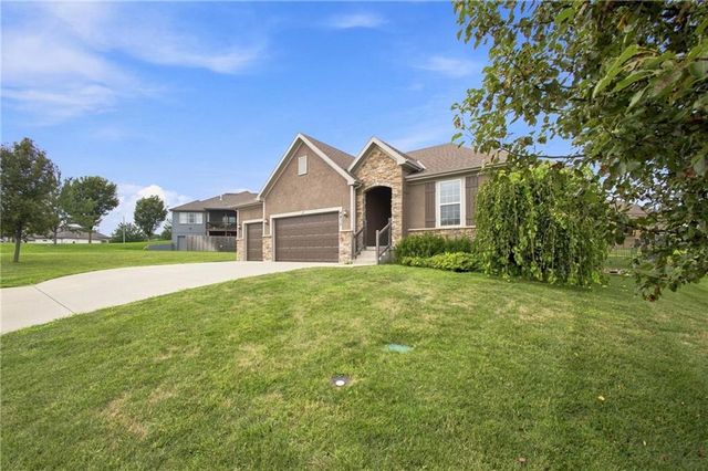 4817 SW Marguerite Street, Blue Springs, MO 64015