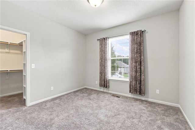 4817 SW Marguerite Street, Blue Springs, MO 64015