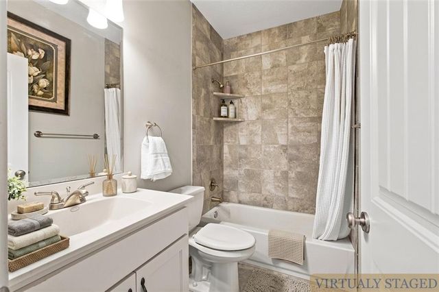 4817 SW Marguerite Street, Blue Springs, MO 64015