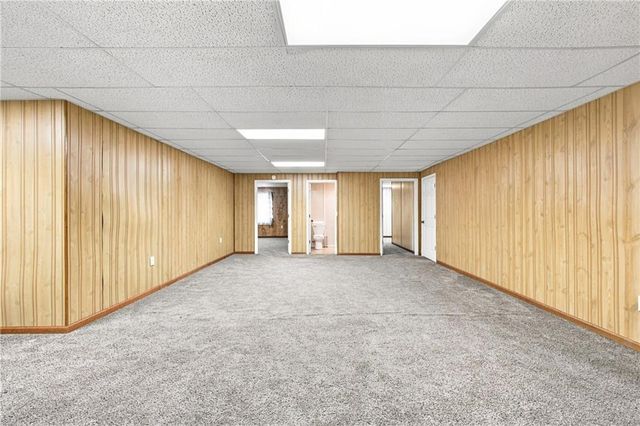 4817 SW Marguerite Street, Blue Springs, MO 64015