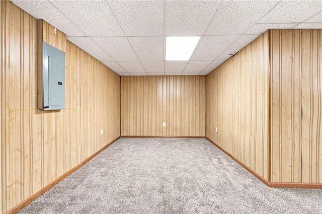 4817 SW Marguerite Street, Blue Springs, MO 64015