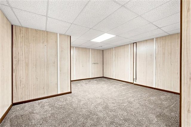 4817 SW Marguerite Street, Blue Springs, MO 64015