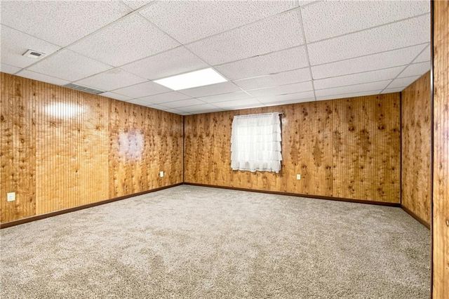 4817 SW Marguerite Street, Blue Springs, MO 64015