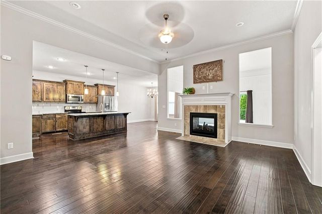 4817 SW Marguerite Street, Blue Springs, MO 64015