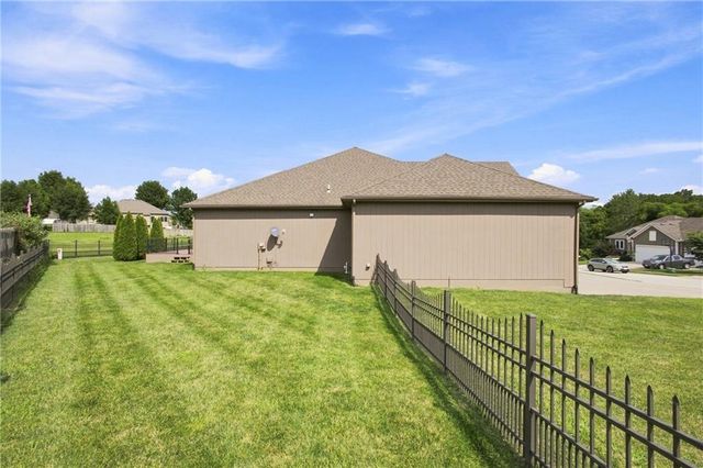 4817 SW Marguerite Street, Blue Springs, MO 64015