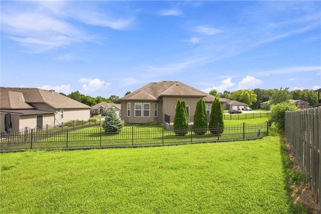4817 SW Marguerite Street, Blue Springs, MO 64015