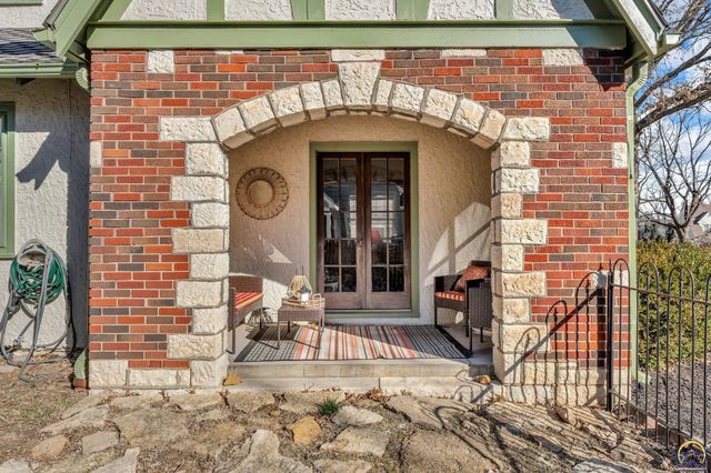 1347 SW Campbell AVE, Topeka, KS 66604