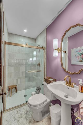 1347 SW Campbell AVE, Topeka, KS 66604