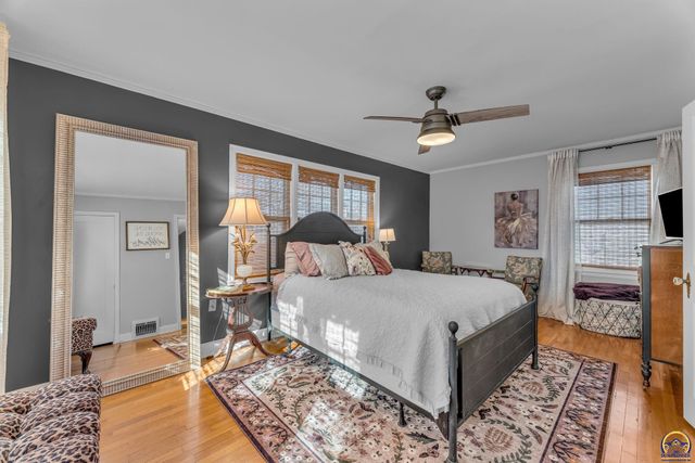 1347 SW Campbell AVE, Topeka, KS 66604