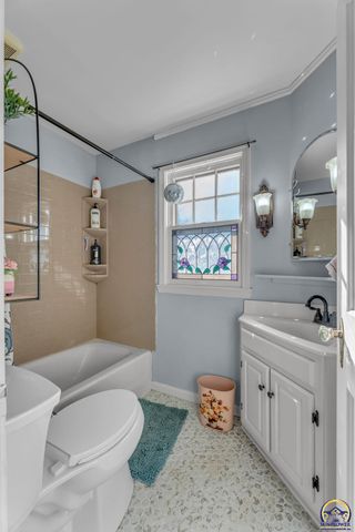 1347 SW Campbell AVE, Topeka, KS 66604