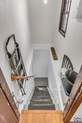 1347 SW Campbell AVE, Topeka, KS 66604