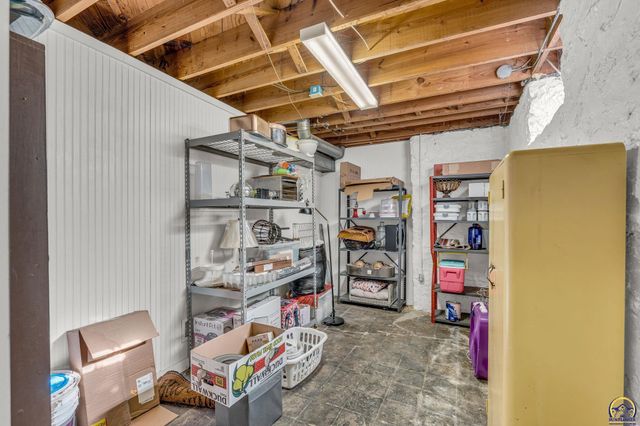 1347 SW Campbell AVE, Topeka, KS 66604