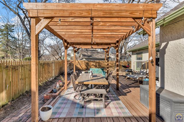 1347 SW Campbell AVE, Topeka, KS 66604