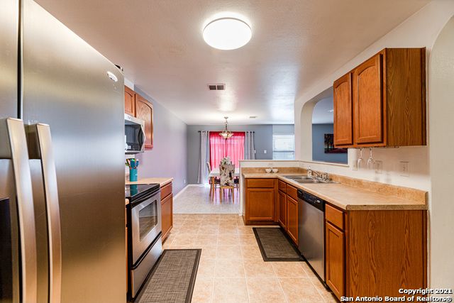 2719 Moon Rock, Converse, TX 78109