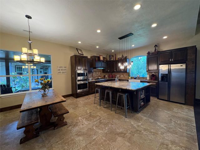 8595 Jared Road, Bellville, TX 77418