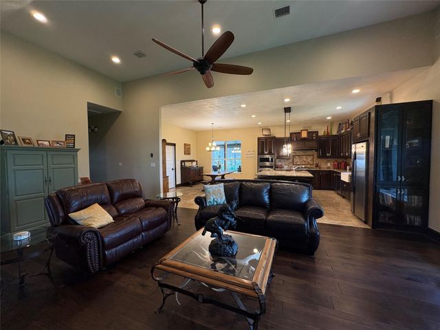 8595 Jared Road, Bellville, TX 77418