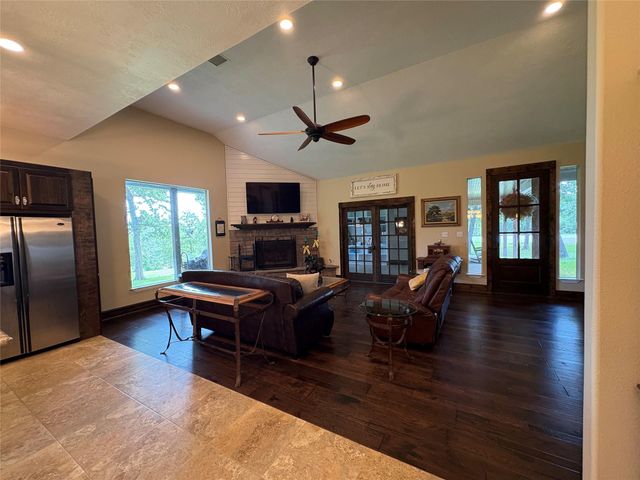 8595 Jared Road, Bellville, TX 77418