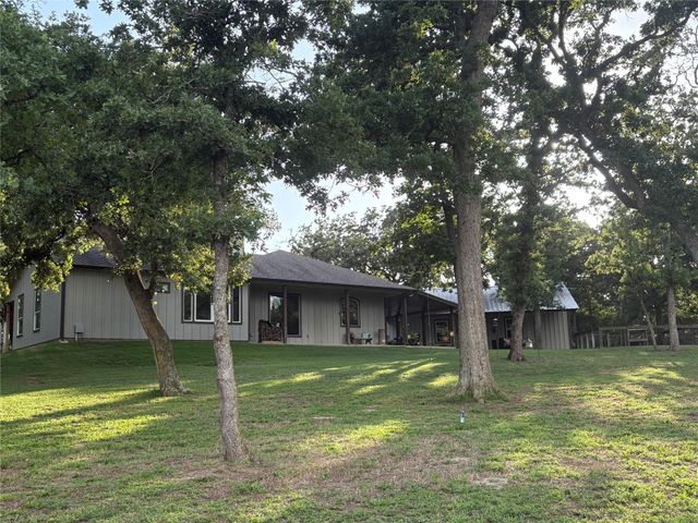 8595 Jared Road, Bellville, TX 77418