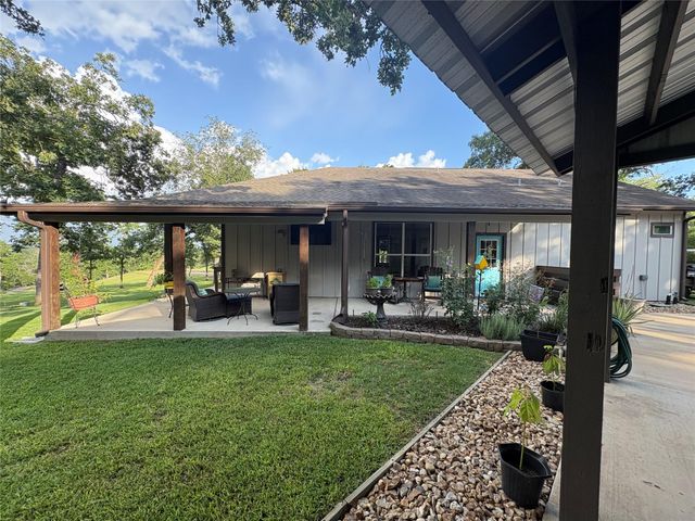 8595 Jared Road, Bellville, TX 77418