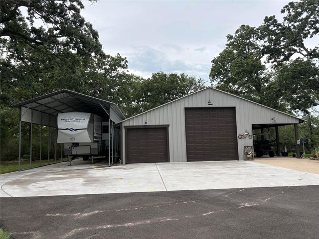 8595 Jared Road, Bellville, TX 77418