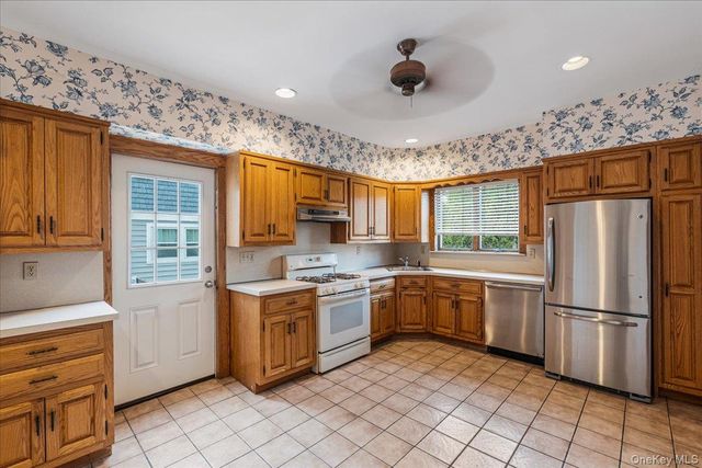 169 S Park Avenue, Rockville Centre, NY 11570