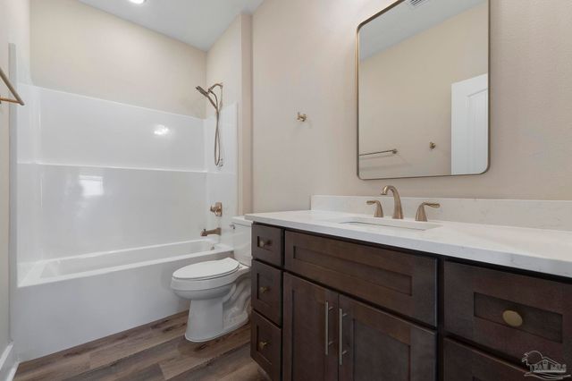 4931 Horace Lunsford Rd, Pace, FL 32570