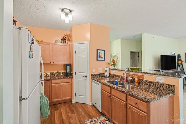 5401 Michelles Oak Court, Green Twp, OH 45238